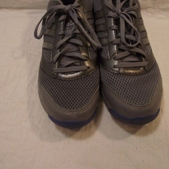 ADIDAS Dual Density Women's runner shoes, Size 9US - Picture 3 of 6